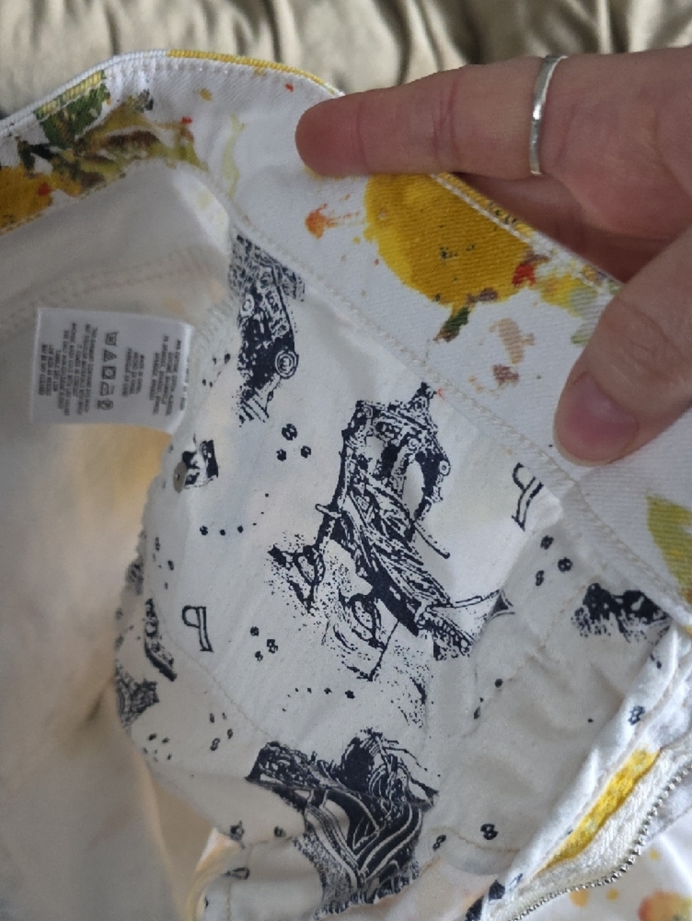 Pilcro and the Letterpress White Jeans with Yellow Lemon Floral Print - Picture 4 of 8